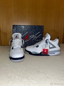 Air Jordan 4 midnight navy