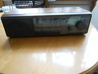 Radio DIORA R207 SNIEZKA - funkční,známky používání