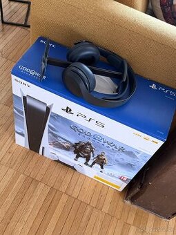 PlayStation 5 + 2× ovladač + Pulse 3D sluchátka – TOP stav,