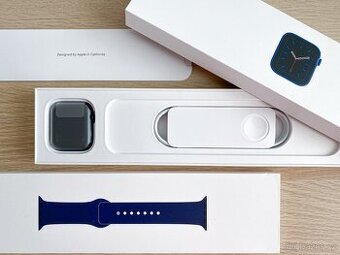 NOVÉ Apple Watch Series 6 44mm Blue GPS - KOMPLET