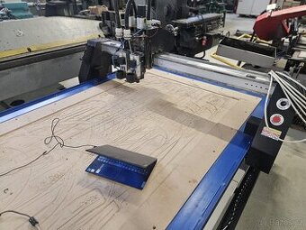 CNC frézka.
