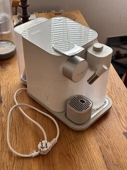 Kávovar Nespresso De'Longhi Gran Latissima White