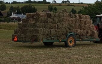Prodám malé hranaté balíky sena