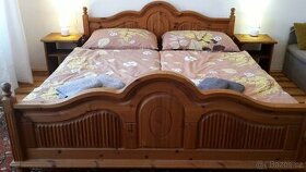 dřevěná manželská postel 180x200