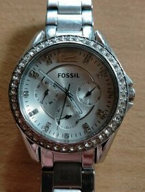 Krásné dámské hodinky Fossil