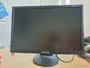 Daruji za odvoz starší monitor Samsung SyncMaster943