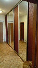 Vestavné skříně s posuvnými dveřmi 434 cm