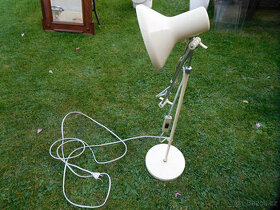 PODLAHOVÁ LAMPA - NAPAKO