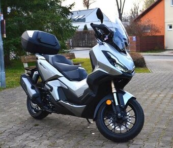 Prodám skútr Honda ADV-350, 129.900,-Kč