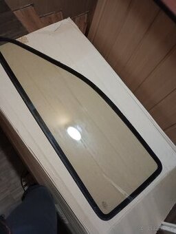 Ford Sierra mk1 boční skla 3d dvě sady