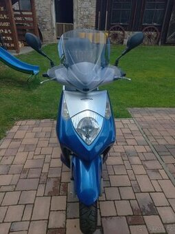 Honda Dylan 150 - 1
