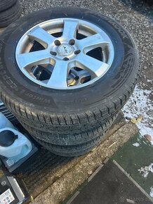 Hyundai IX35 215/70R16
