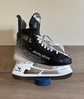 Hokejové brusle Bauer HyperLite 2