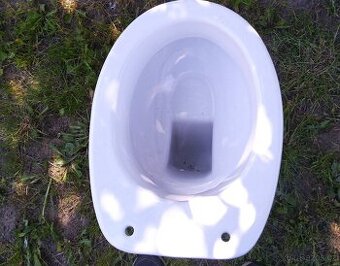 WC mísa se zadním rovným vývodem