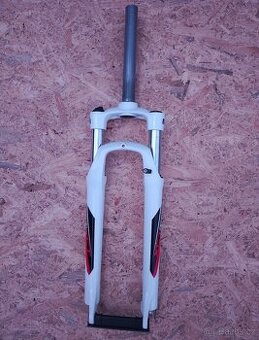 Odpružená vidlice SR Suntour XCT, 26"