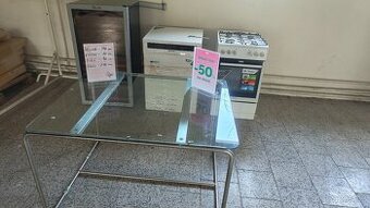 Chromové stoly se skleněnou deskou