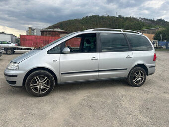 VW Sharan č. 24300