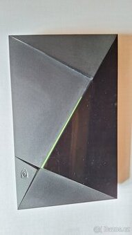 NVIDIA SHIELD TV PRO (2019) + gamepad; osobně Benešov