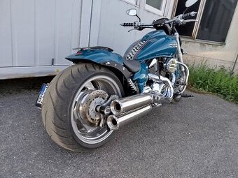 Suzuki vzr 1800 pneu 300