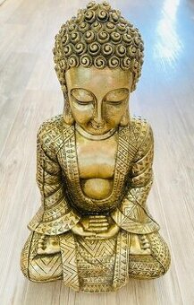 Zlatá soška Buddha