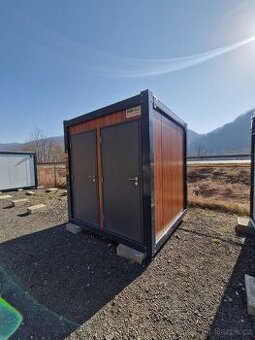 Sanitární kontejner PMP-K o rozměru 2,4 x 2,4 m