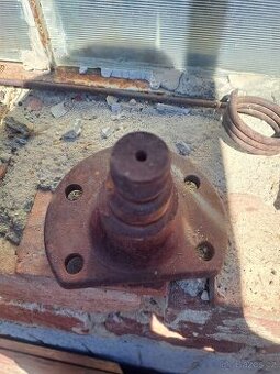 Prodám držák spodního závěsu zetor 3011