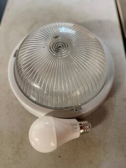 Stropní svítidlo - nástěnné svítidlo