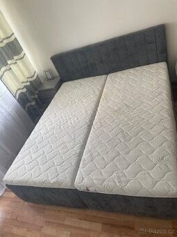 Čalouněná manželská postel s úložným prostorem + matrace
