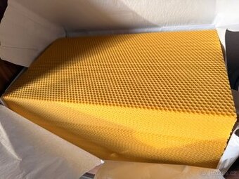 Voskové mezisteny z vlastního vosku