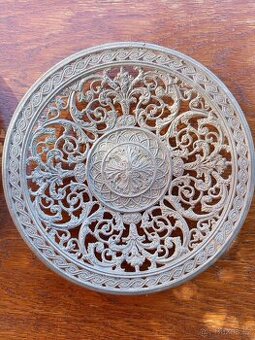 Ozdobné cínové talíře