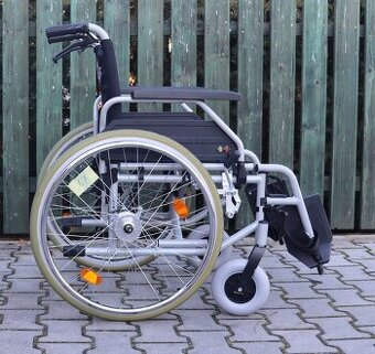 067-Mechanický invalidní vozík B+B.