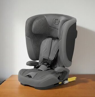 Nová autosedačka s isofixem pro děti s výškou 76–150 cm / 9–