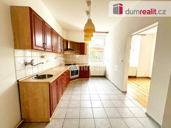 Pronájem velmi pěkného, prostorného bytu kousek od centra Te