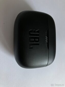 Prodám bezdrátová sluchátka JBL Tune 235NC TWS