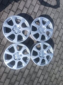 239. Originál Alu kola Audi R17