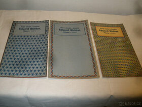 Staré reklamní cedule na kartonu