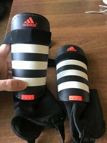 Chrániče dětské (velikost ke kopačkám 36 EU)