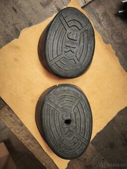 Nákolenice na nádrž