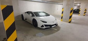 Pronajem garážových míst.