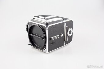 Hasselblad 500C/M chrome telo + WLF + kazeta 120