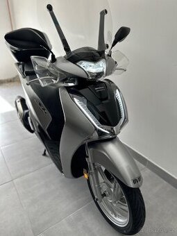 Nabízím k prodeji skútr Honda SH 125i