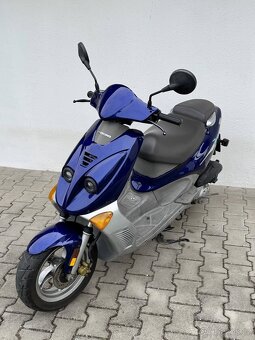 prodám skútr Hyosung SF 50
