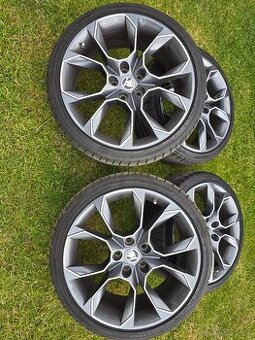 Alu kola X-TREM 19" Octavia III RS včetně pneu.