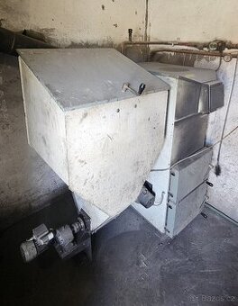 Kotel Ling 25 s násypkou 3. emisní třída
