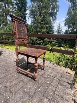 Starožitná vyřezávaná zámecká židle - 1