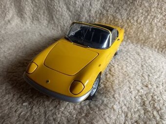 Prodám Lotus Elan S/E - 1:18 - Sunstar, použitý - 1