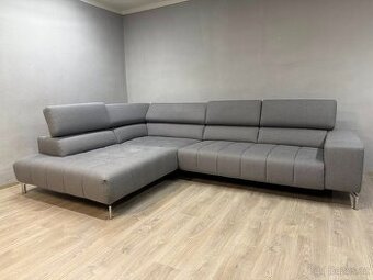 Světlá sedací souprava do L