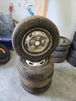 Kola se zimními pneu Ford Transit 195/70 R15C
