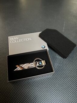 Privesek BMW X3