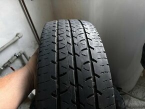 Pneu 205/65/16 C Barum vans